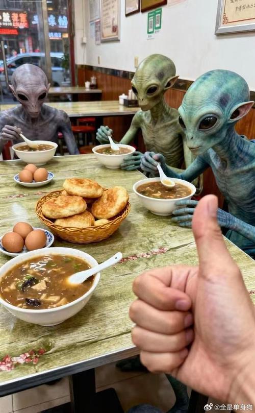 外星人真混在我们身边？大伙聊聊这事
 
最近总听人说，外星人早就悄悄渗透到人群里