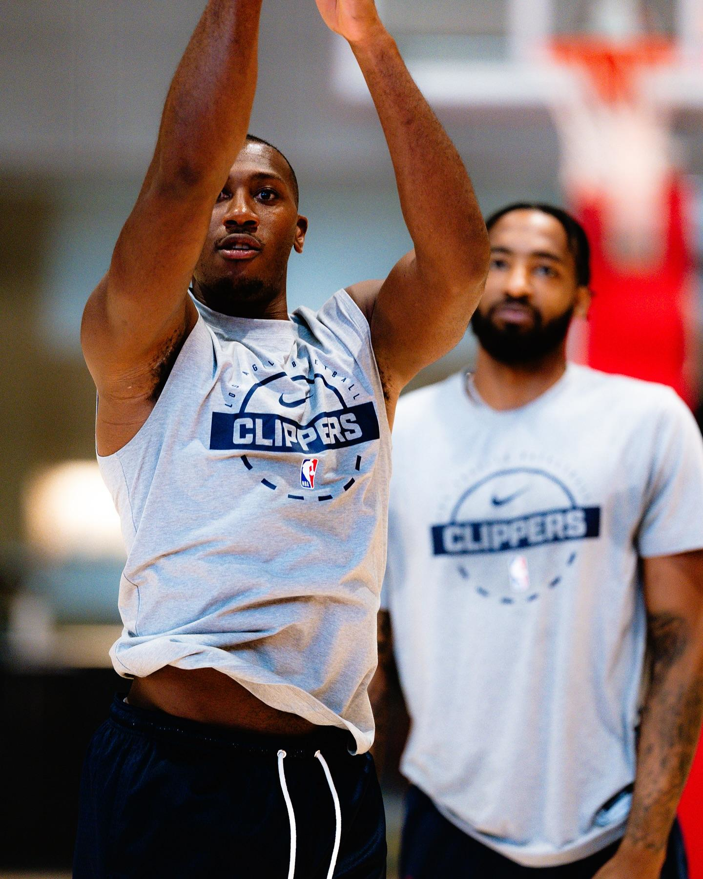 Gozlan报道，如果洛杉矶快船愿意交易小德里克·琼斯或者邓恩的话，这两人大概都