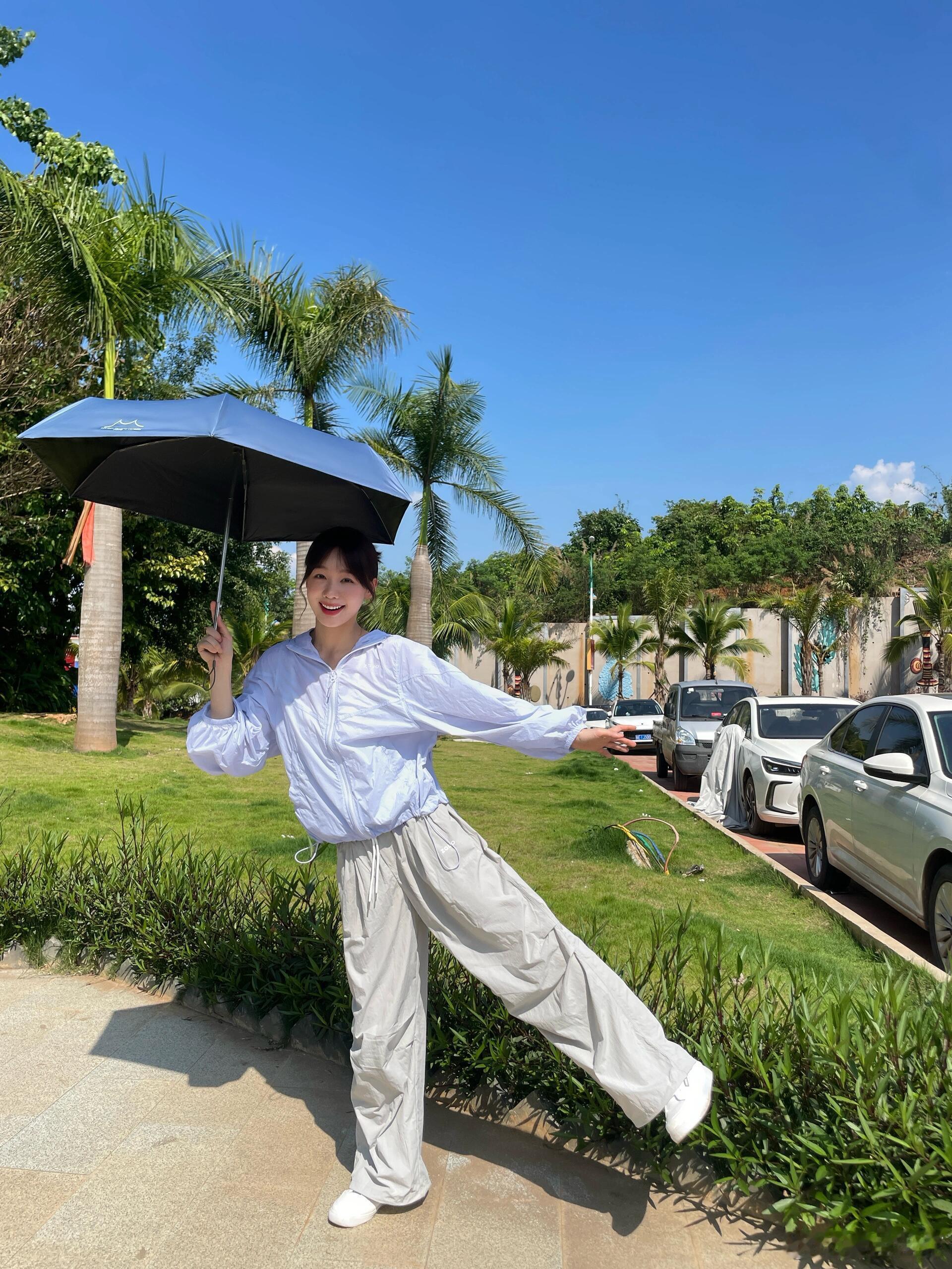 徐梦洁[超话] xmj徐梦洁彼岸灯塔 xmj徐梦洁李妍春天有鲜花绽放，秋天有枯叶