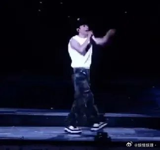 张杰，深夜冲上热搜！6月2日深夜，很多人已经休息，没想到许久不见的张杰突然冲上了