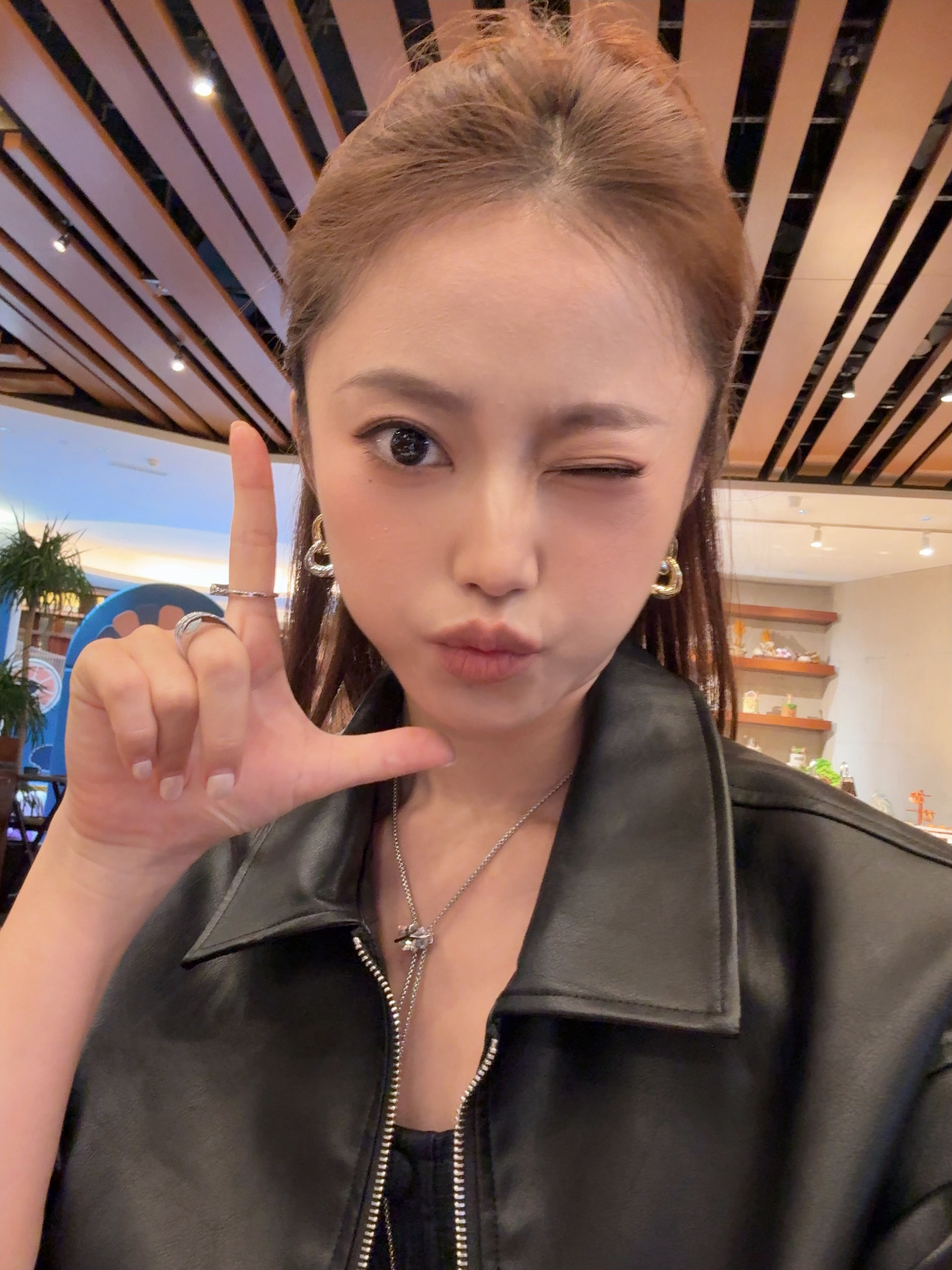 已经不知道连续多少天六点爬起来妆造预计18号能睡个懒觉看看今天高马尾酷girl和