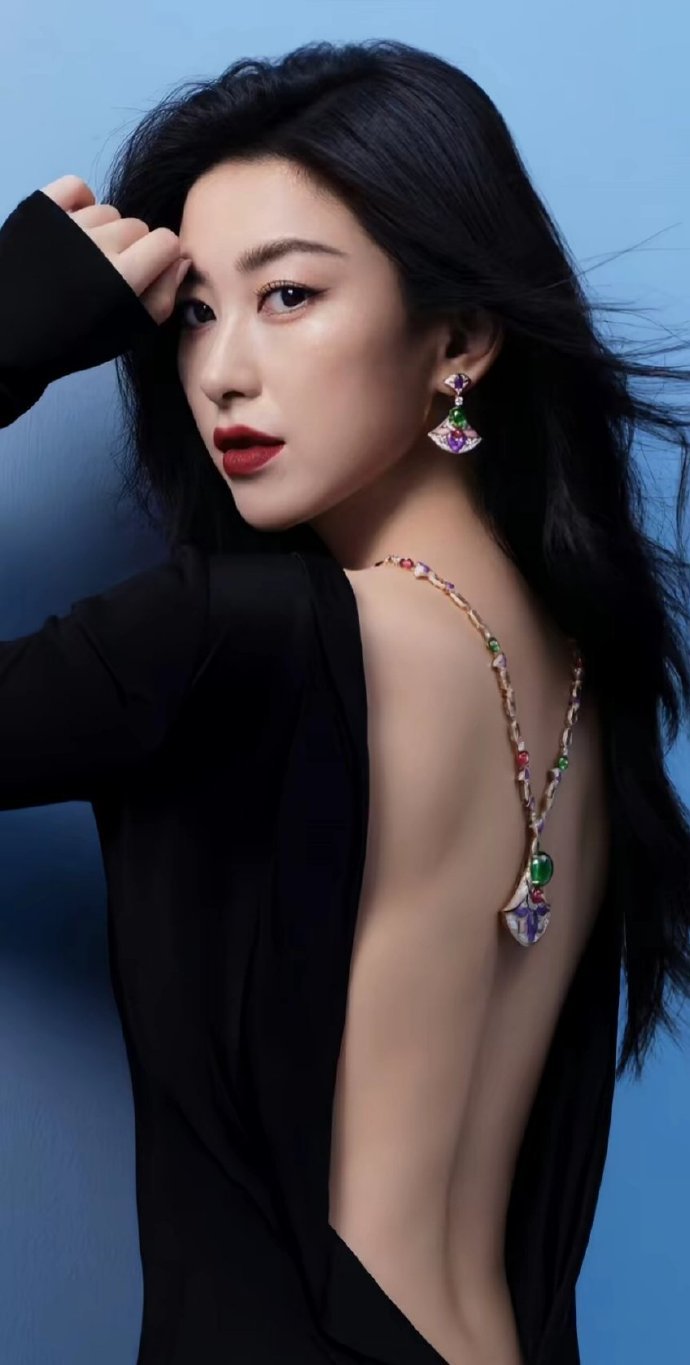 朱珠果然是人间尤物，这身材绝了 