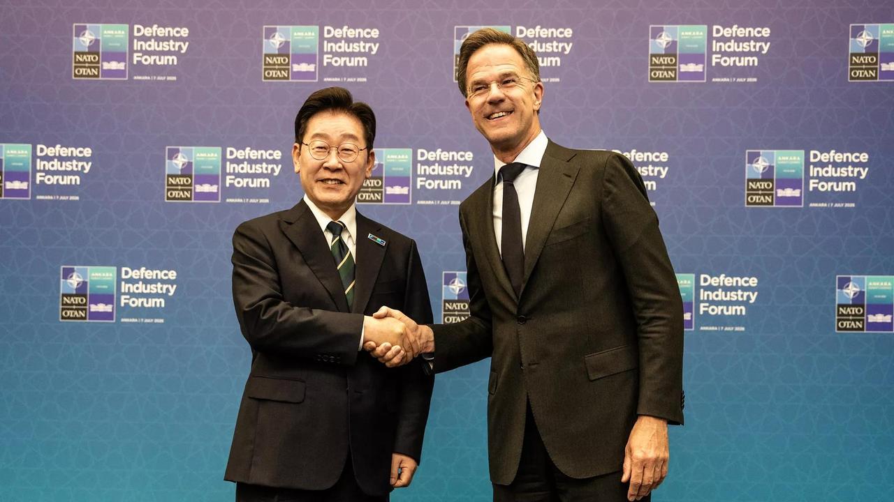 全球军火格局要洗牌？
韩国跳出基础买卖绑定北约全产业链，俄欧、中美军工贸易体系将