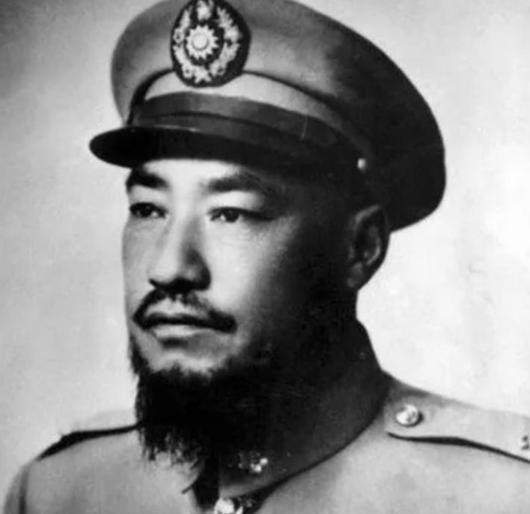 1961年，58岁的 马步芳 对18岁的五姨太说：“把你妈妈和两个妹妹叫来伺候我