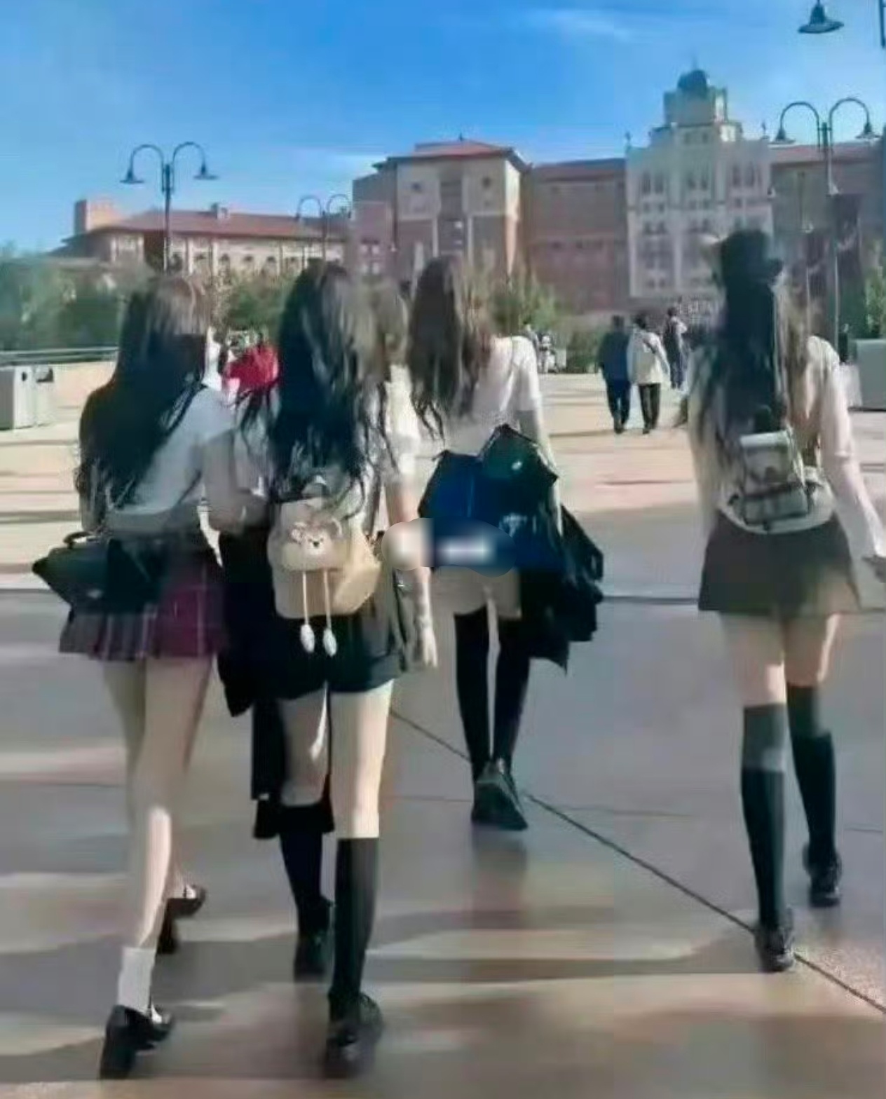 以前的大学生和现在的大学生 ​ ​​​