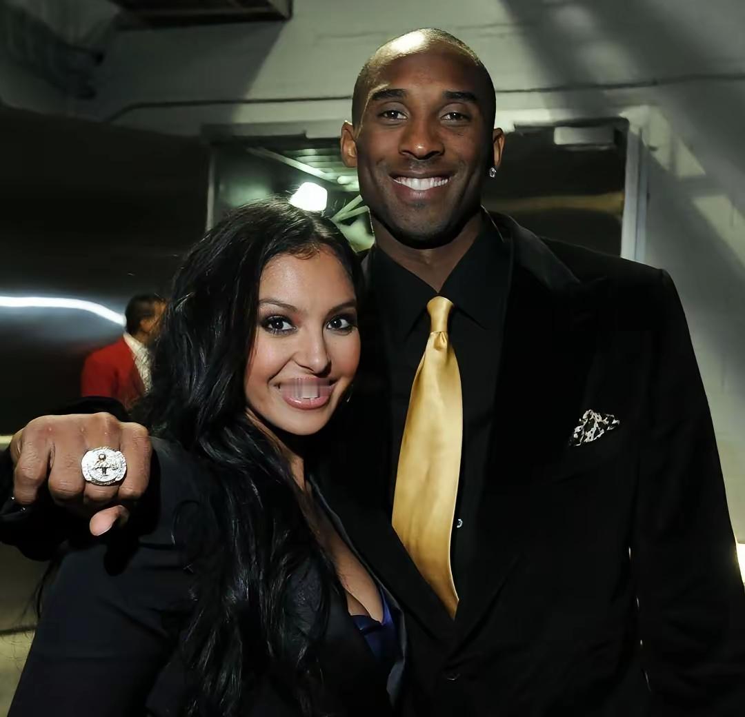 凌晨四点🕓💜💛科比KobeBryant凌晨四点 ​​​