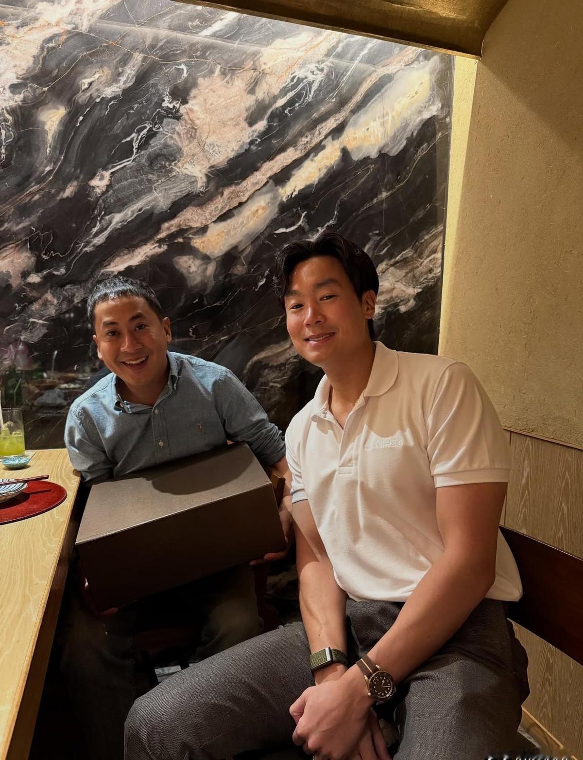 道妹剪短发了！
不是随便剪，是直接照着巴黎秀场抄作业。
老公Nai立马染个亚麻色