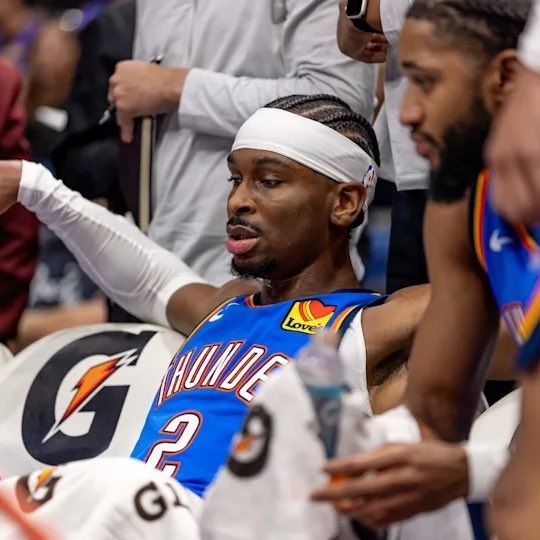 雷霆队目前战绩16胜1负，已取得8连胜。亚历山大在第四节再次没有上场……