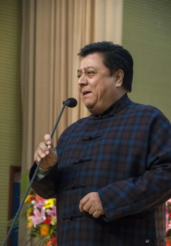 相声名家李金斗说：我到目前为止总共收了七十五个徒弟，但是很不幸已经有四个去世了，