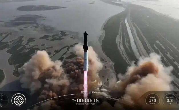 星舰 V3 首飞，真正刷屏外网的是点火瞬间那圈环形涟漪——猛禽 3 发动机喷流与