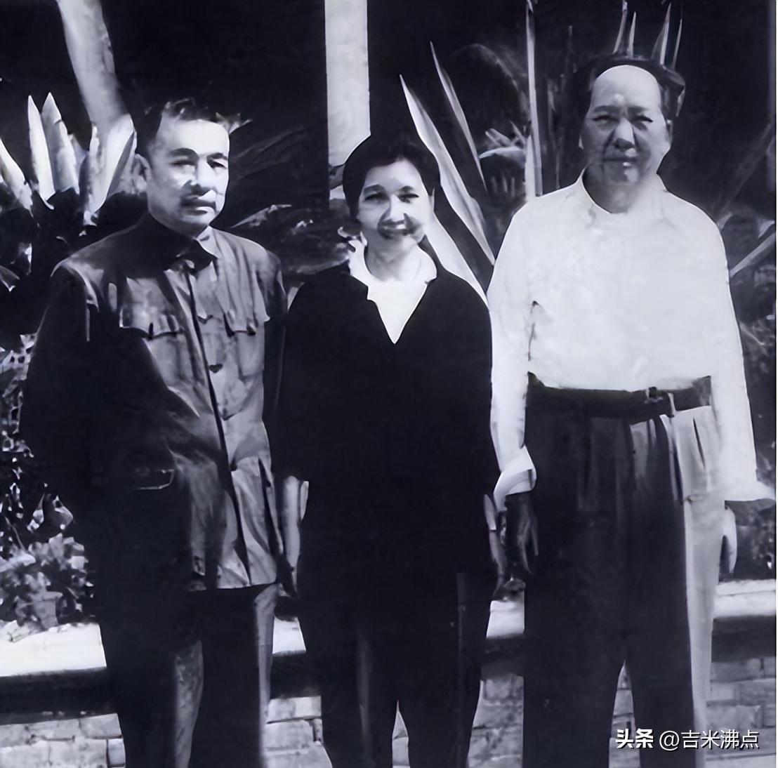 喂鸡的红线女，唱过王昭君，也打过贼人。
她不是突然变的，是一步步走出来的。
20