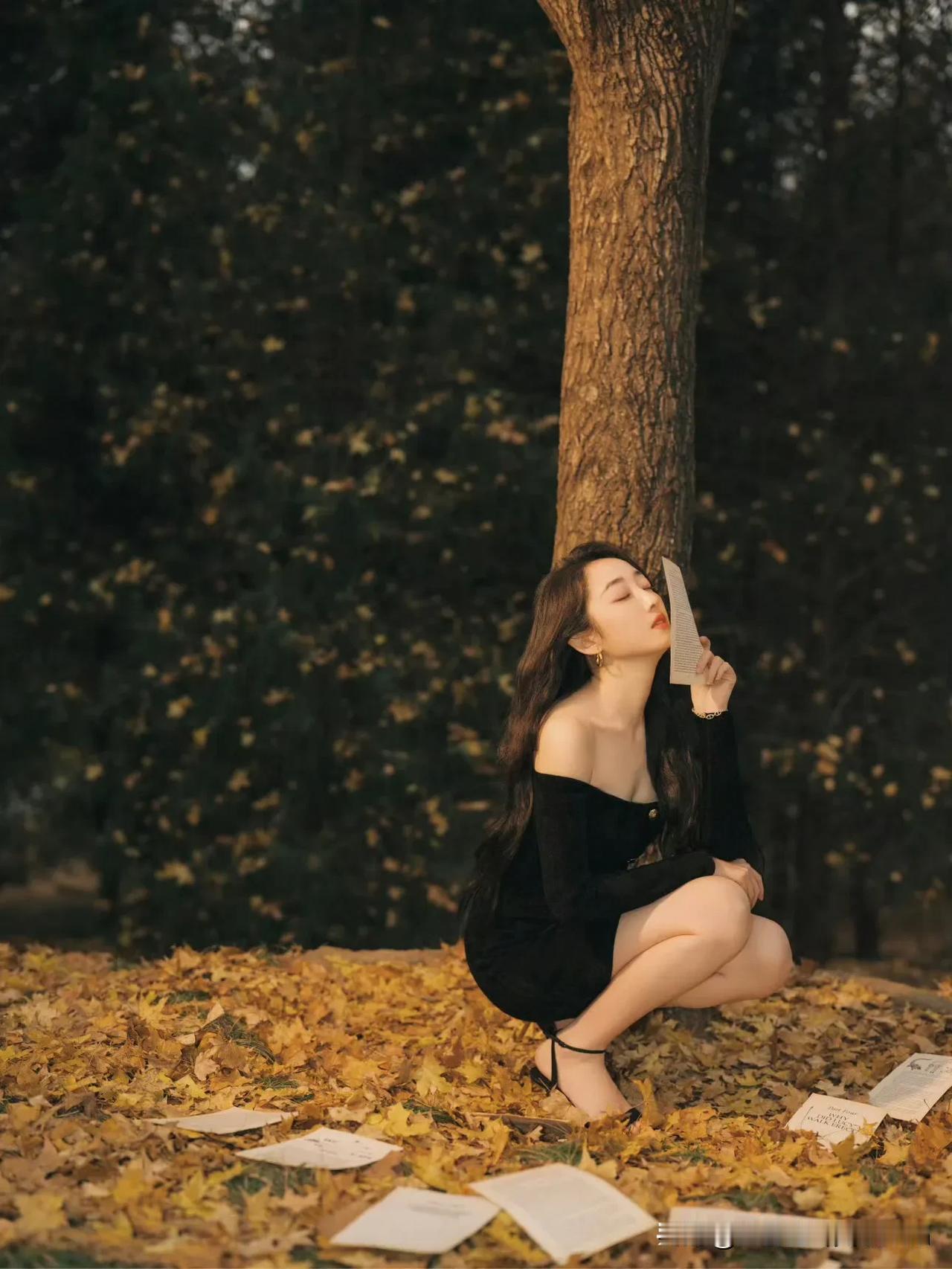 蒋梦婕红颜含笑，清风拂面