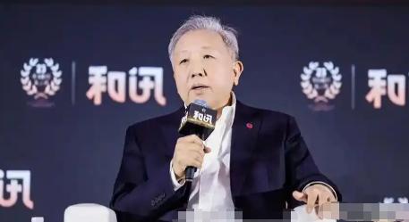“这才是真行家！”经济学者吴晓求教授表示：“老百姓都没进账了，还在鼓动花钱！这种