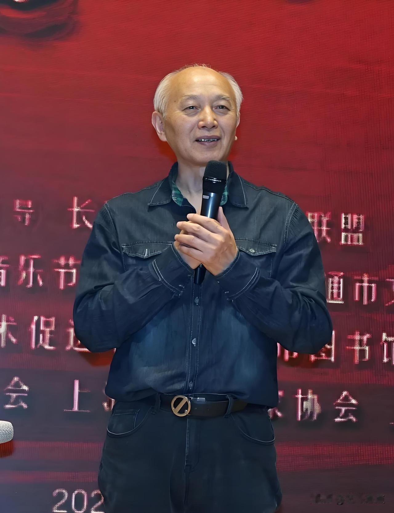 “大春哥”老了还是“大春哥”！
六十年代经典芭蕾舞剧《白毛女》中的“大春哥”凌桂