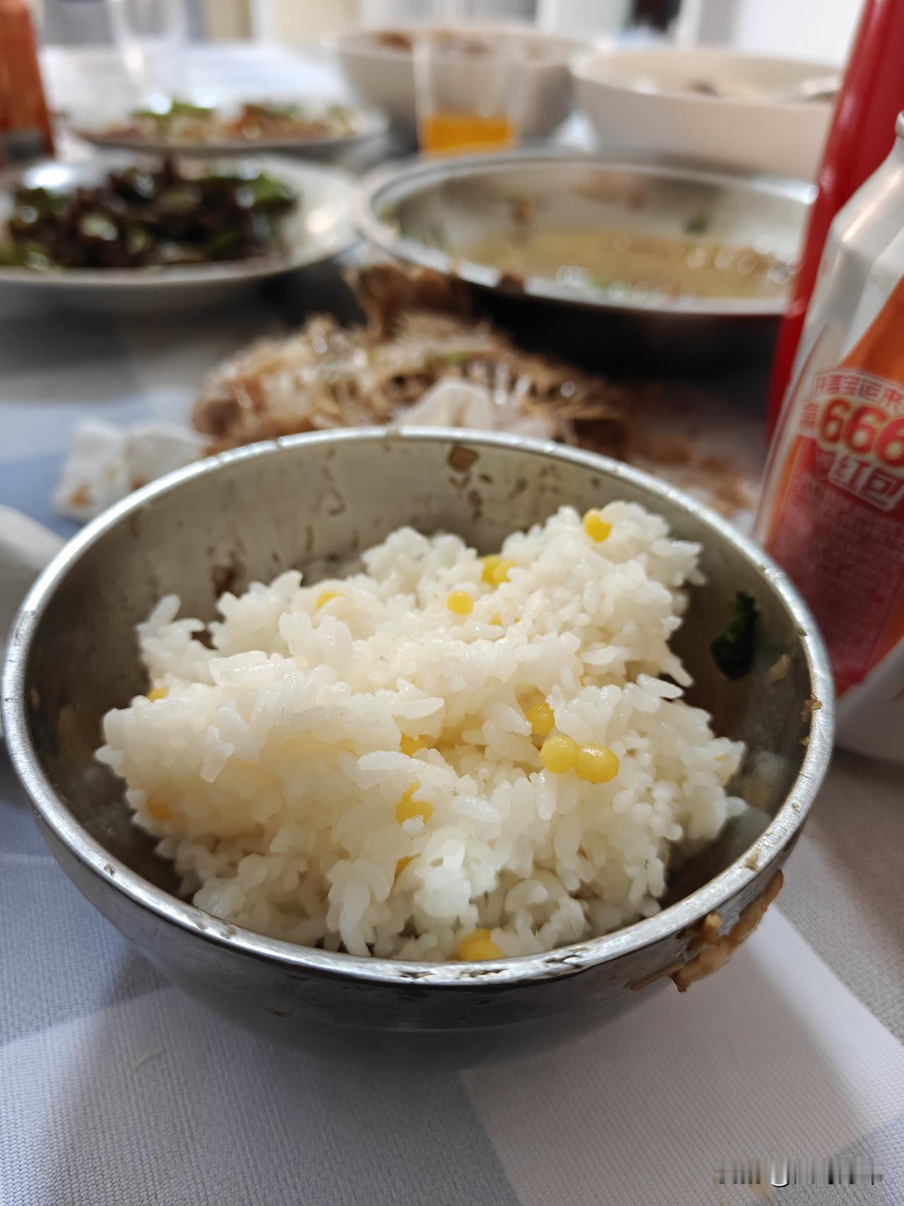 今日在岳父家吃午饭，吃出三个问题，主要是第三个问题。这顿饭因为喝的西凤酒，还喝了