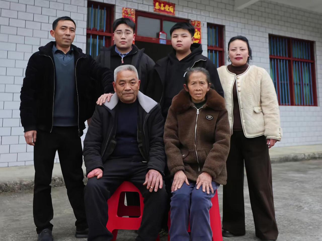 阖家团圆 新年大吉。全家同框最美的时光