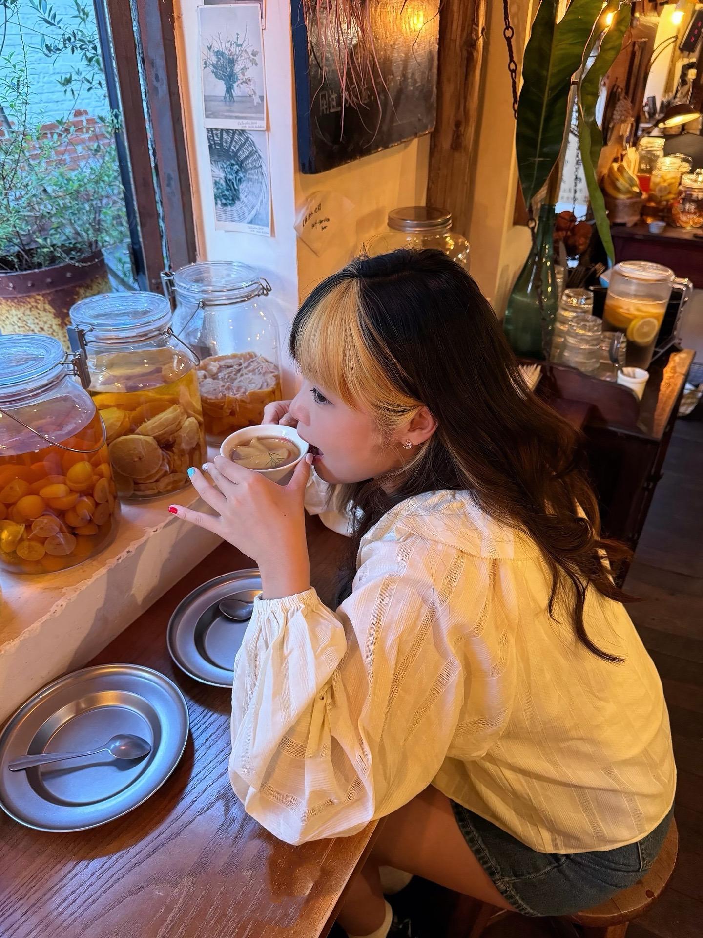 童话里的小商店。