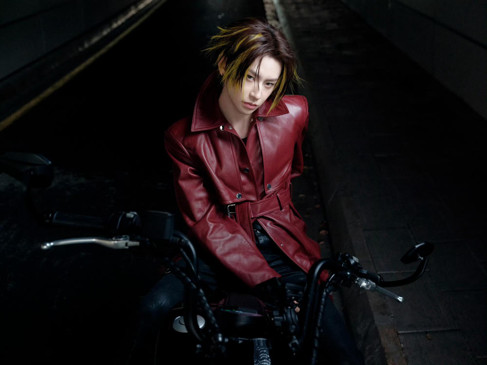 小鬼内娱粉宝男小鬼说海外巡演是为了学习 看小鬼直播最大的感受就是：他是真的把粉丝