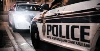 宁静小镇一夜变血色，校园枪击致10人死亡
 
咱们正开开心心准备过年，大洋彼岸却