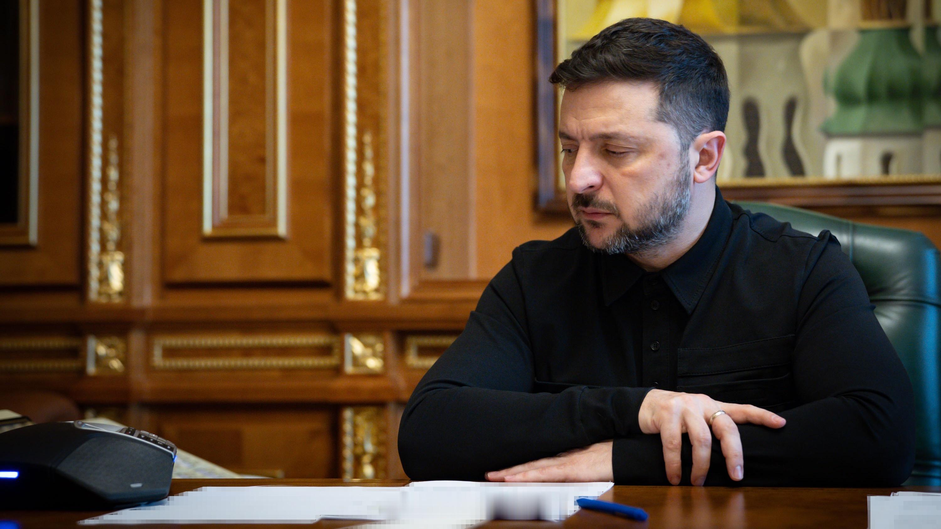 泽连斯基：“我与高市早苗首相进行了非常愉快的电话交谈。我感谢她对乌克兰的支持，以