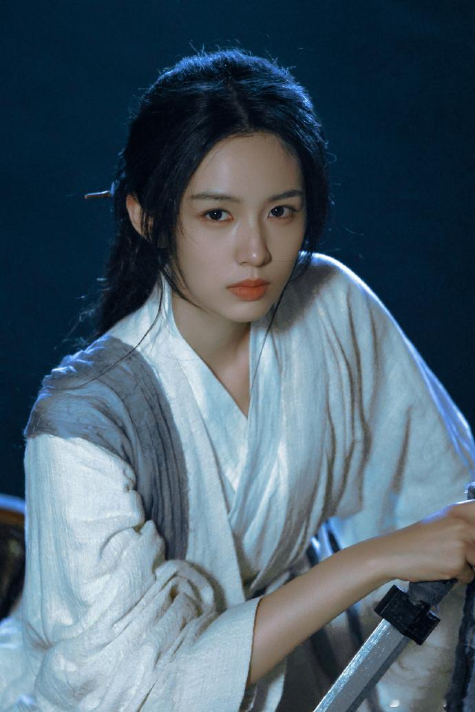 周也剑影白衣入梦来周也古风女侠杀我周也白衣执剑的刹那，江湖有了模样！发丝飞扬，眼