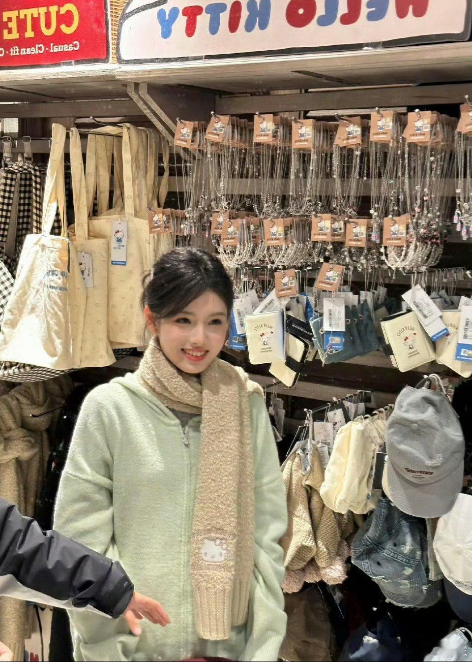 艾米五官长开了艾米真灵啊～🧚♀️看到会让人觉得心情特别好的～ 