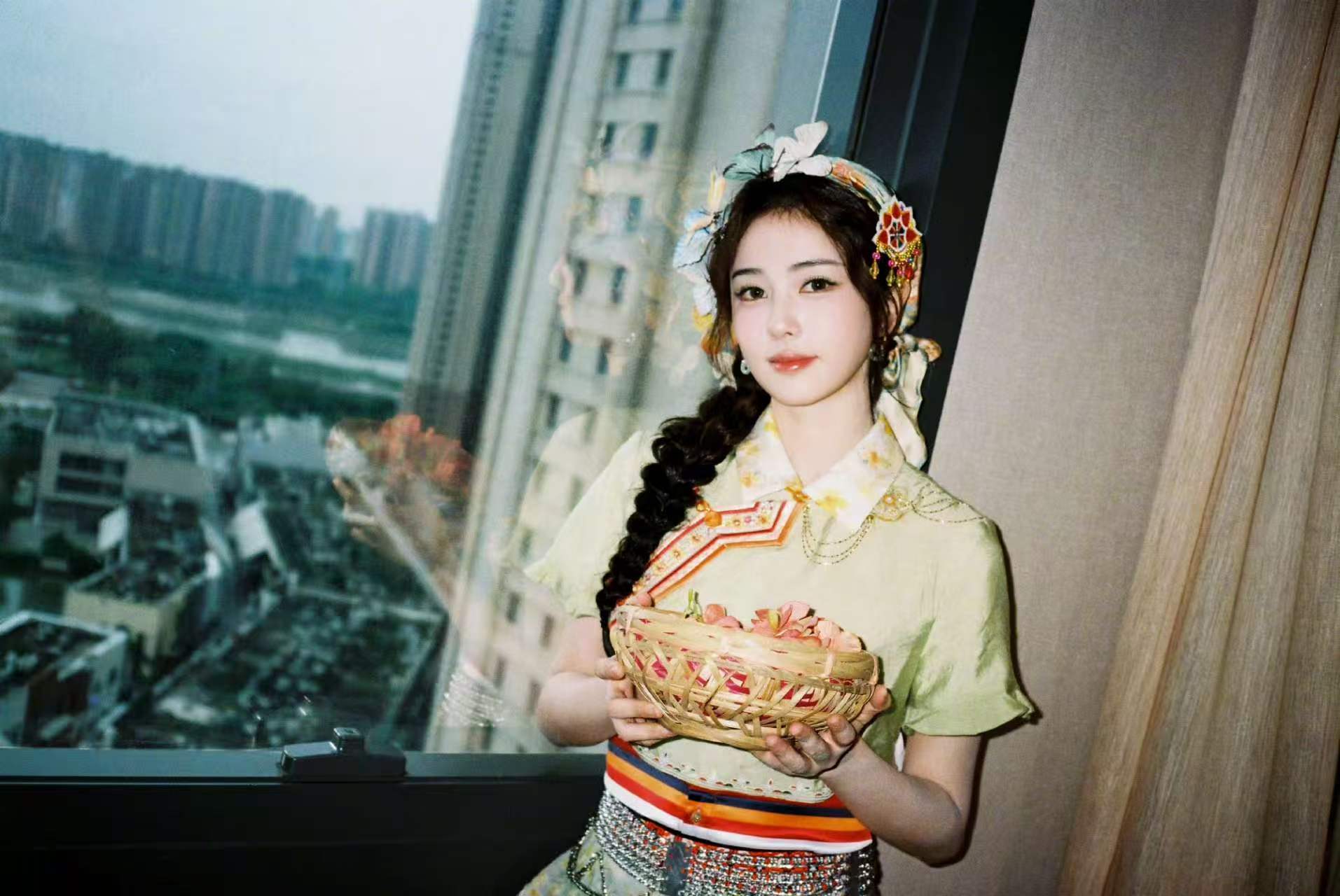 白鹿不遗憾白鹿女王心态奔跑吧白鹿卢昱晓 短视频营业 有人夸她坦然大气有女王范，有