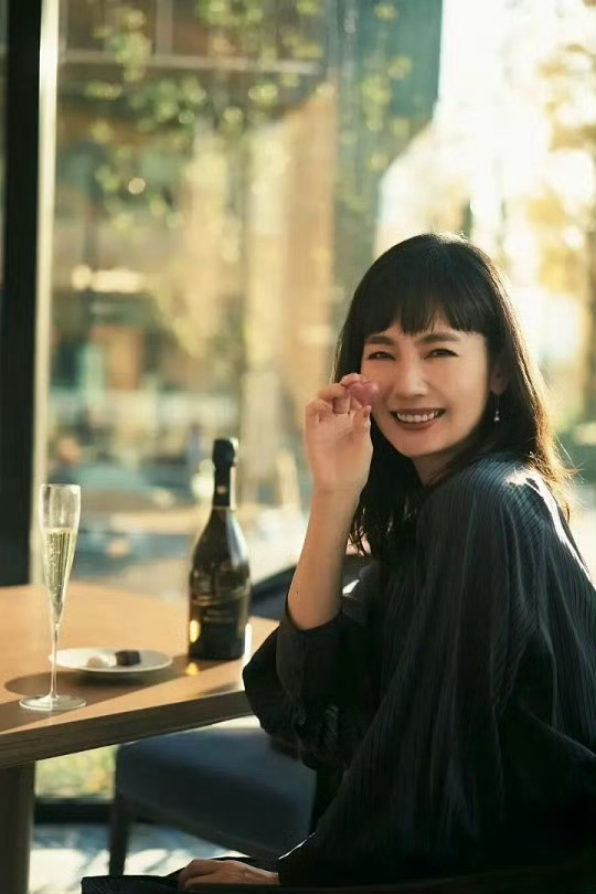 演员中村友理去世演员中村友理因直肠癌于9月1日去世，年仅44岁。据悉，中村友理曾