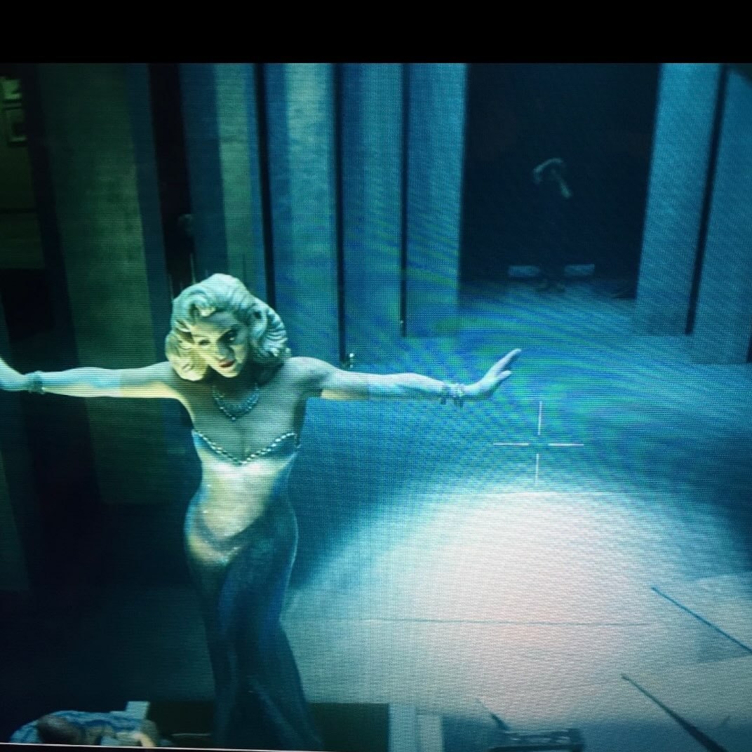 Steven Klein分享一张照片Madonna的照片附文ICONIC ALW