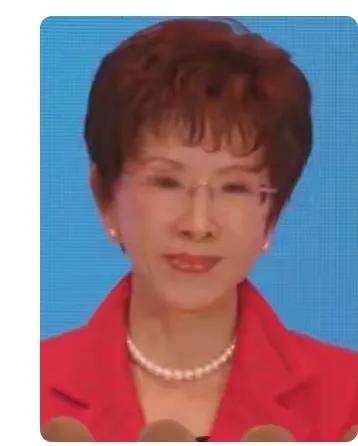 我有种预感，
洪秀柱这次是真豁出去了。77岁高龄，本可安享晚年，却在国民党大会上