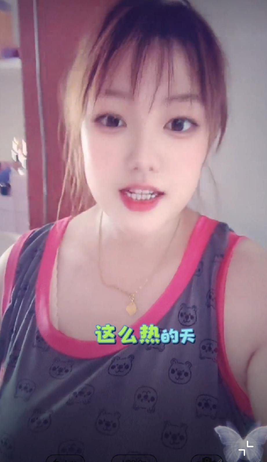 【谁说你不行了？你也可以的，没人有意见】这么热的天，凭啥只有男的能光膀子，为啥女