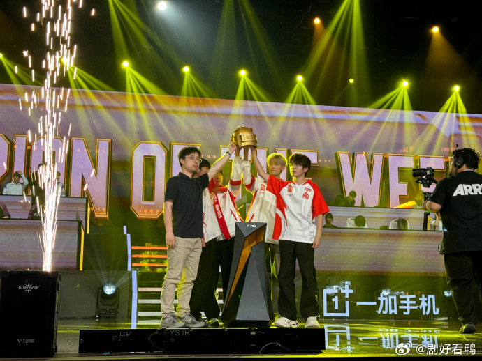 AG七周五冠AG常规赛第一直通春决成都AG再下一城，七周五冠加常规赛第一，实力摆