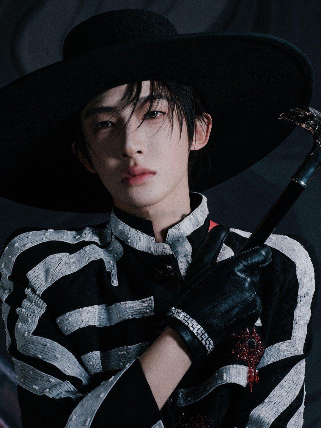 刘宇时尚之夜造型出图不愧为高定小王子👑服装：Julien Fournié 20