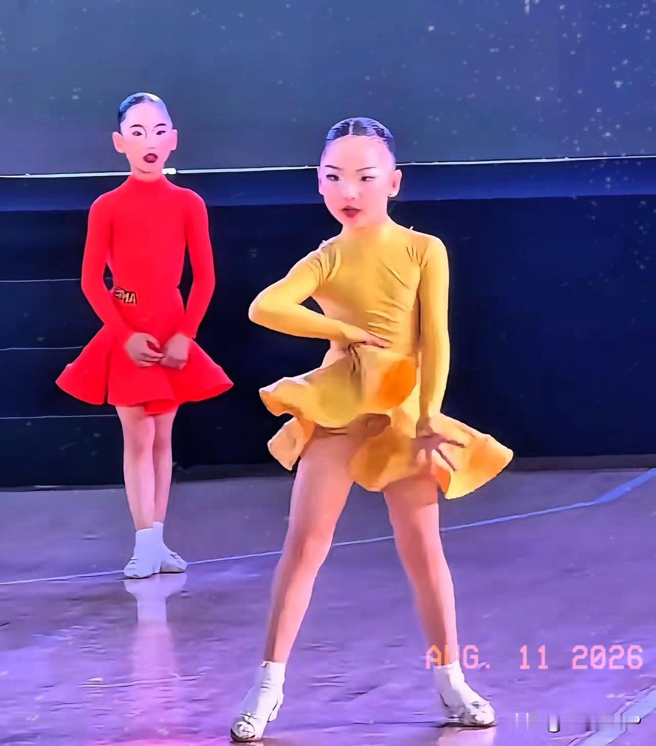 少儿拉丁舞推人事件出结果了。
迫于舆论压力，赛方取消了推人小女孩第三名的成绩，并