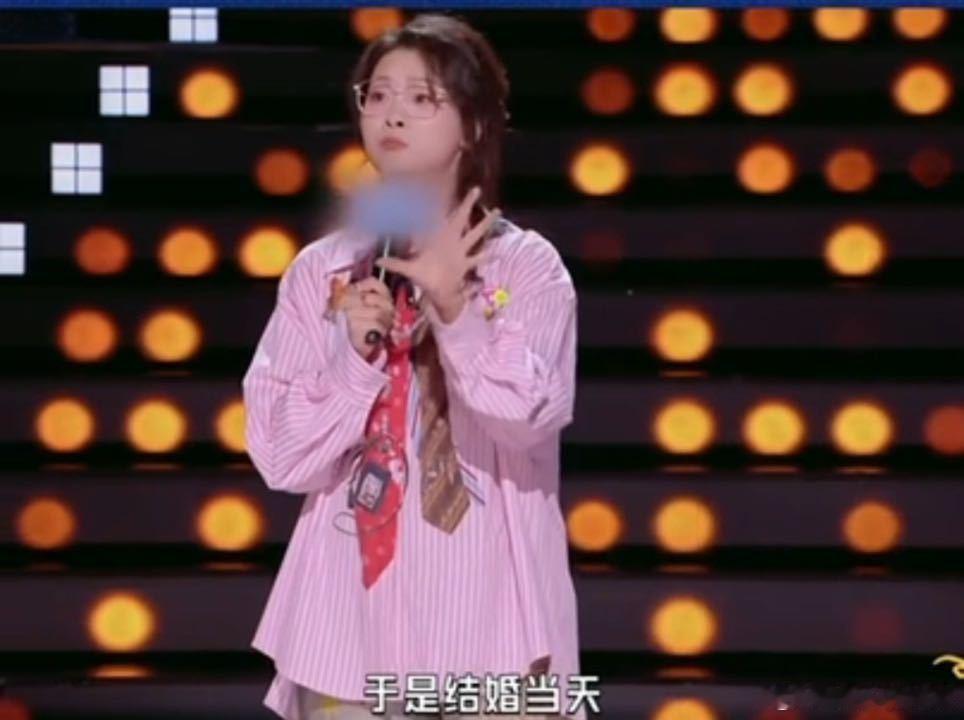 嘻哈的婚礼迎宾照是奥特曼嘻哈大婚被化妆师言语贬低外貌，难听吐槽句句伤人，成品照片