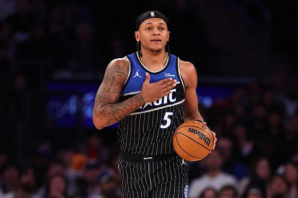 回头看看，魔术当初截胡班凯罗，导致火箭最终只能选到小贾巴里-史密斯，还真的未必是