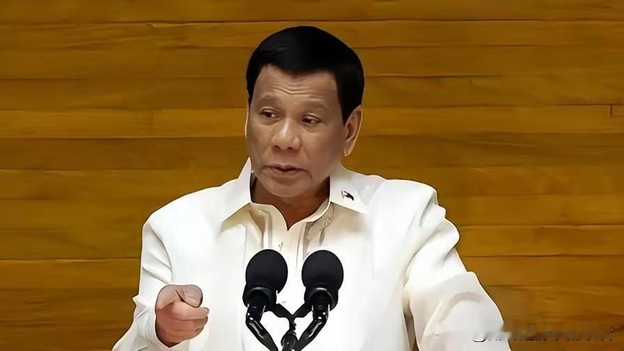 杜特尔特这回真是躺赢了！

被关在海牙一年多，连律师费都掏不出来的他怎么也没想到