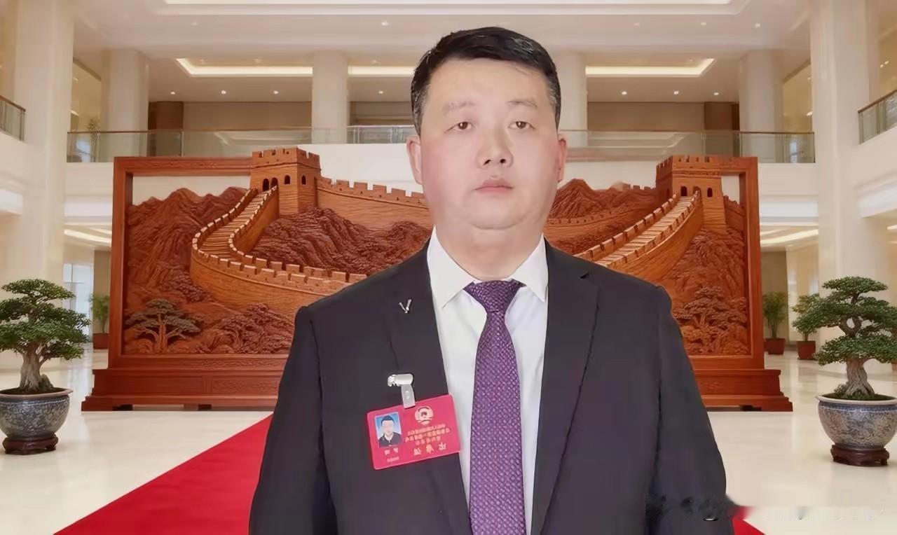 这哥们叫罗鸿，他建议全面禁止器官移植，支持他走起！