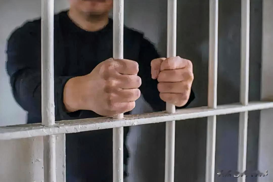 “太坏了！”四川宜宾，一男子和女友感情出问题后，因爱生恨，竟对问路的两名女子下手