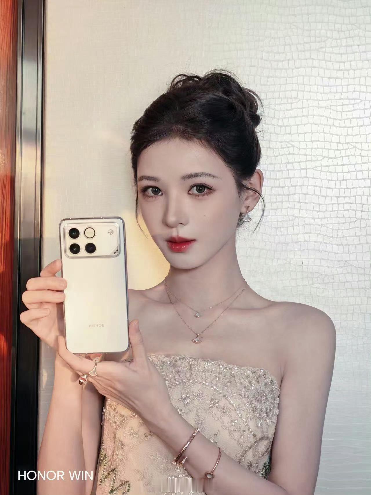 荣耀WIN真机，超强性能，超长持久，好看嘛