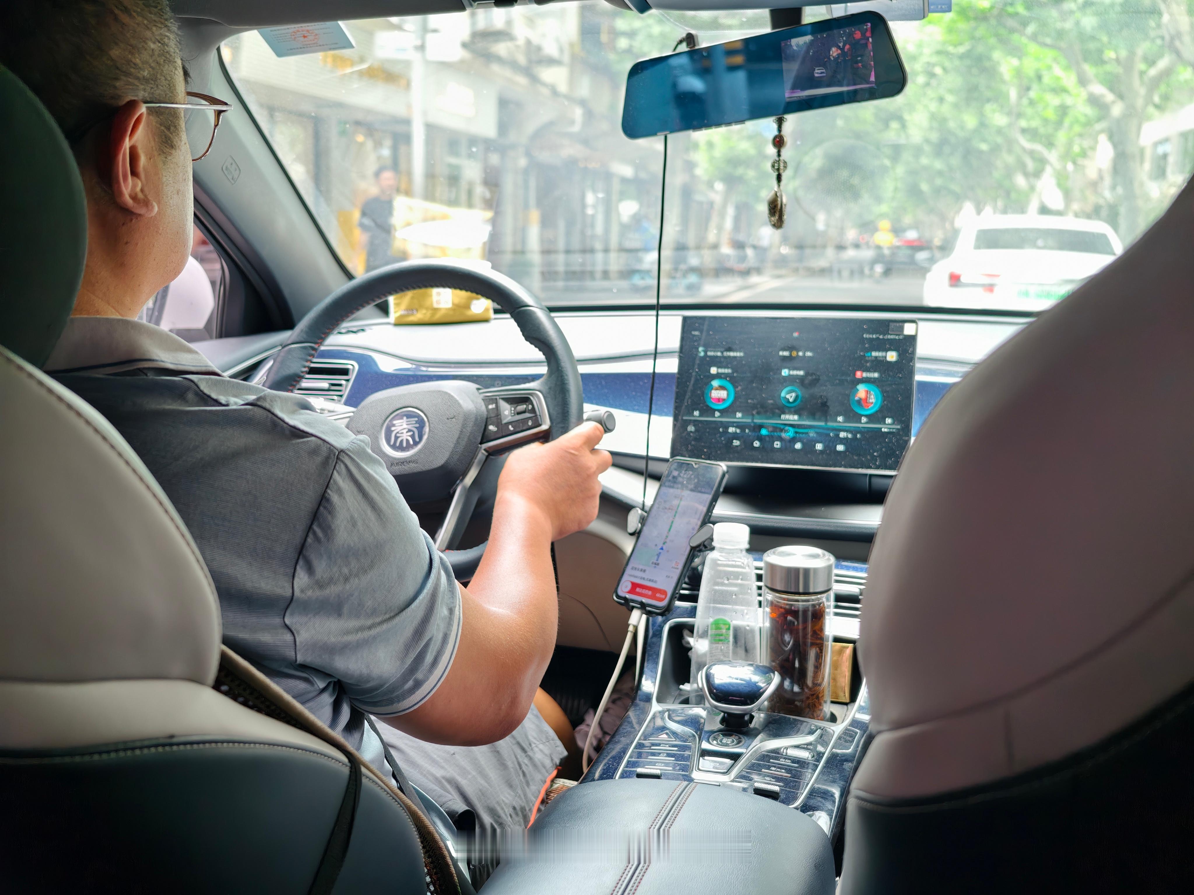 打个车，张江民工进城了[doge][doge] ​​​