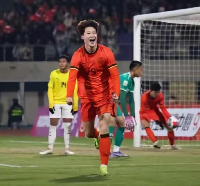 一早醒来，就被震撼到，U17国足竟然昂首挺进世界杯了，非常地美妙！
      