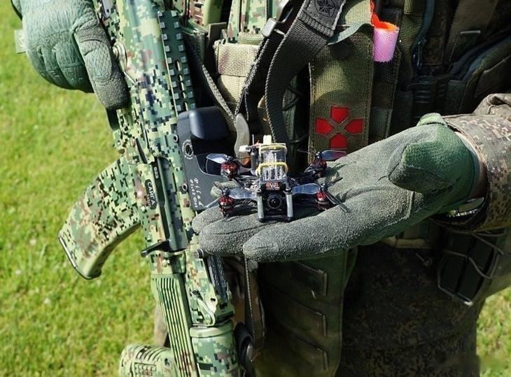 俄罗斯 X-120“矢量”无人机是一款超轻型一次性无人机（自杀式无人机），拥有多