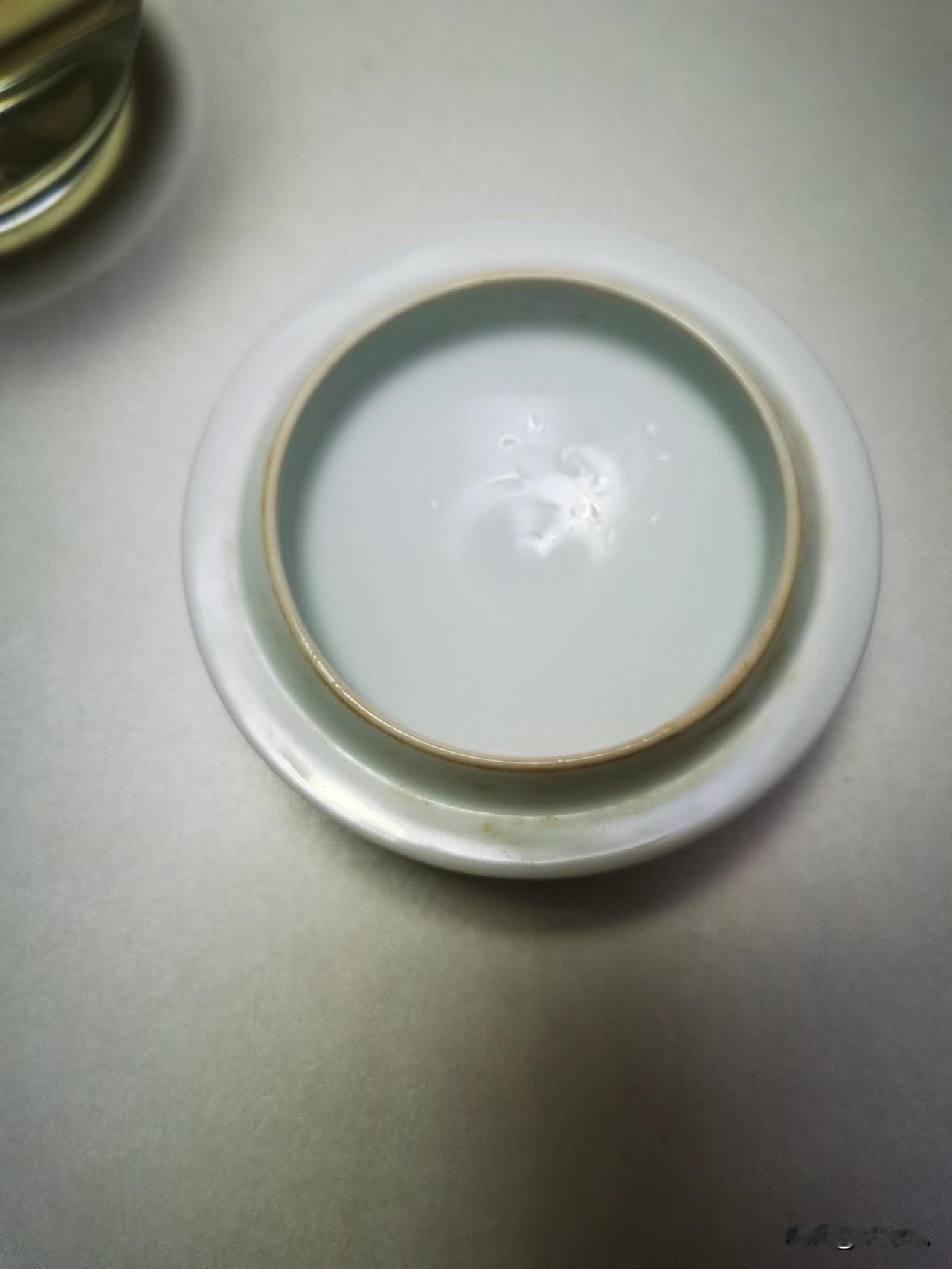 杯盖，你是喜欢躺着放还是趴着放？

我几十年来，都是躺着放的，觉得这样干净点，从