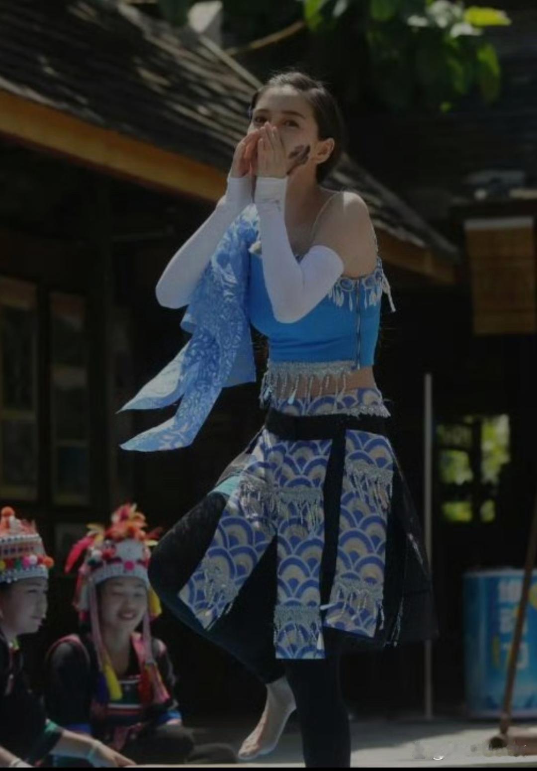 秦岚这个身材，连我一个女的都动心。 ​​​