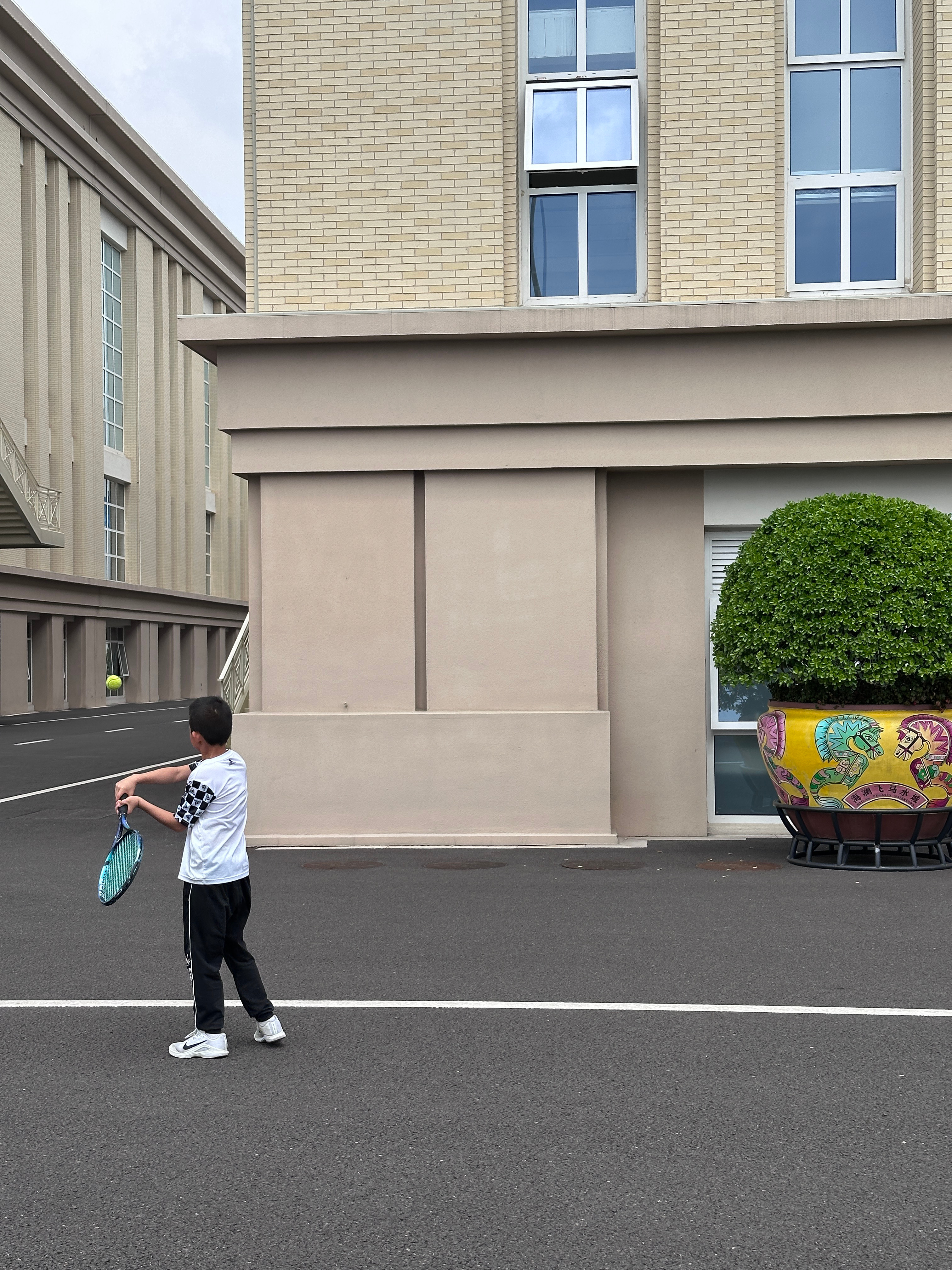 海德超新星网球冠军赛，你是会找地方办赛的。网球 来之前：蛤？江阴？揭幕站干嘛放江