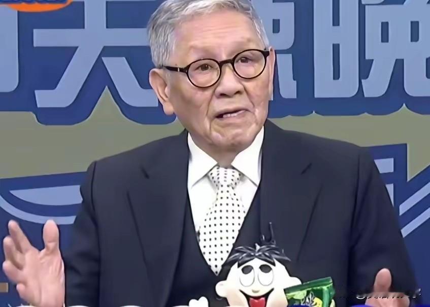 吴峥说鹰击—20不是拿来打湾湾的，而是为了拒止老美，所以美军航母看到055大驱就