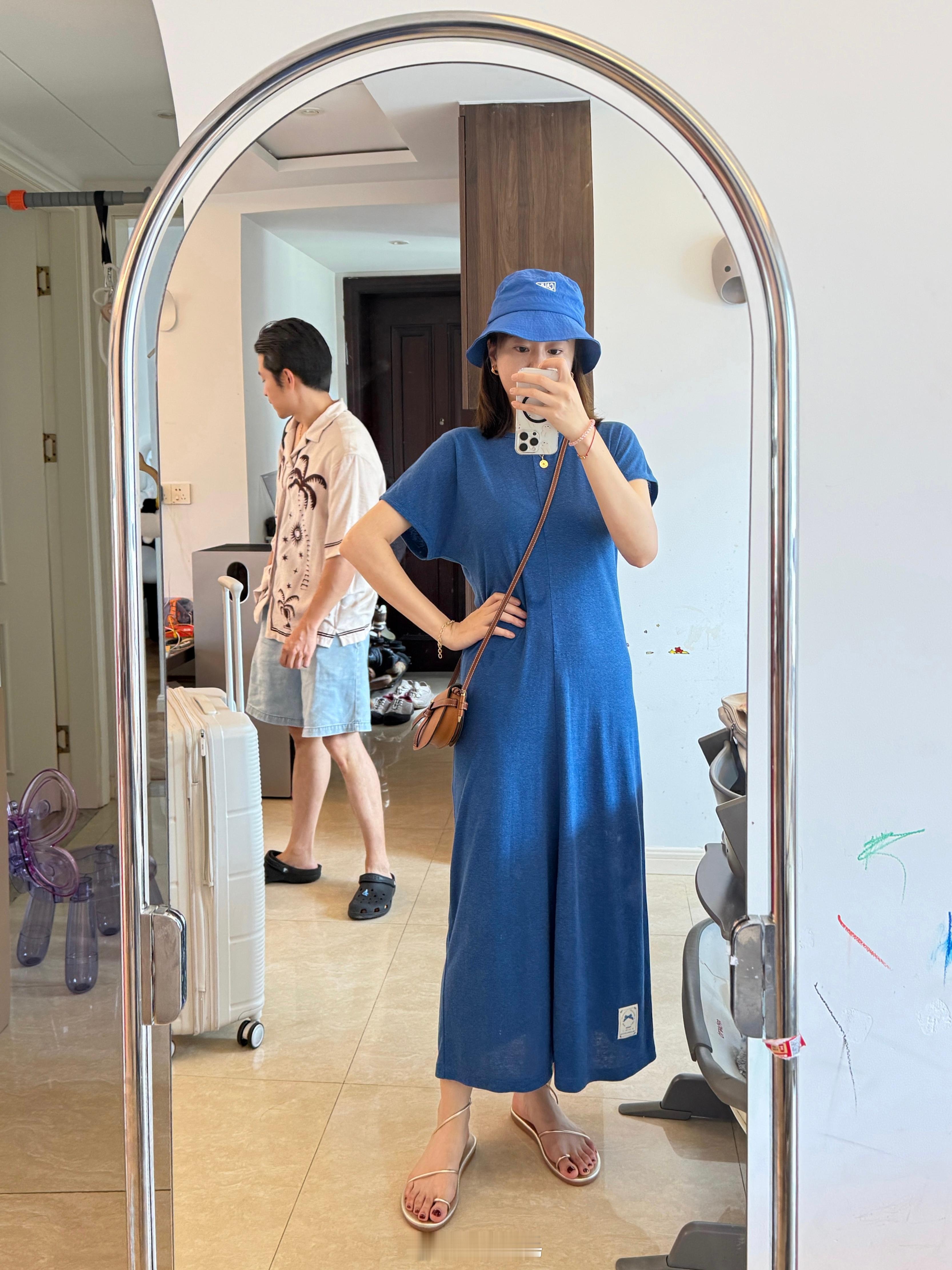今天出门穿的hukket度假裙，舒服的像没穿 