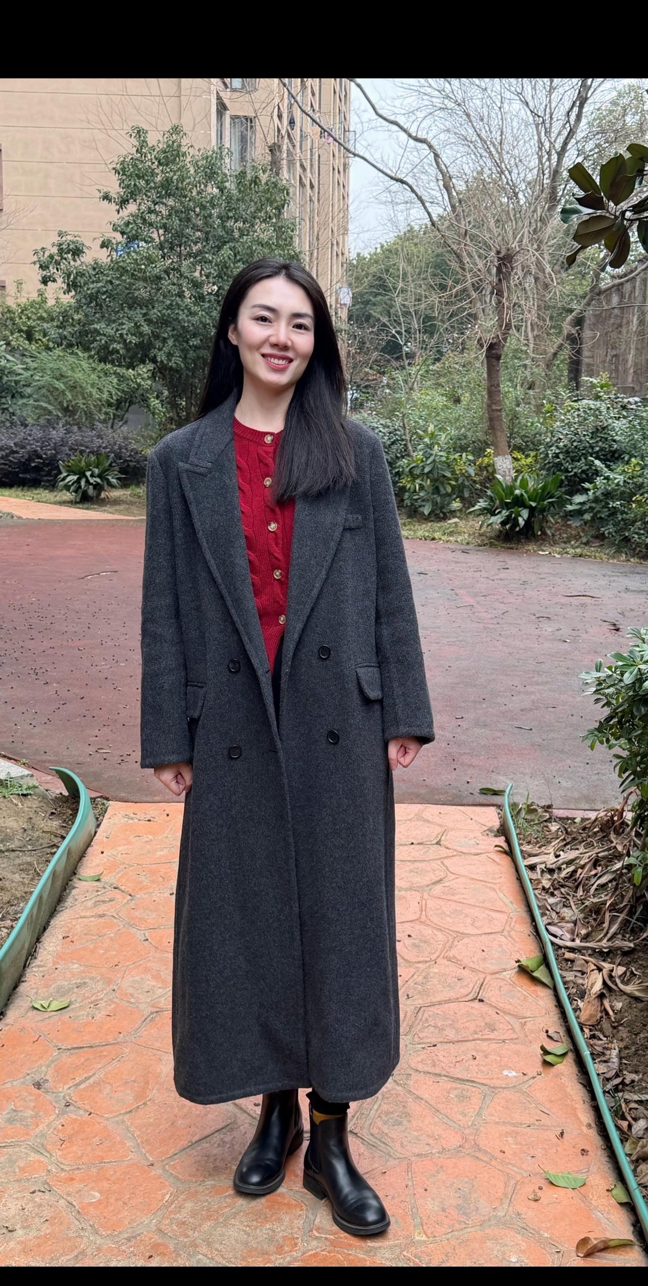 真正的离别，
没有长亭古道，
也没有劝君更尽一杯酒，
只是在一个和往常一样的清晨