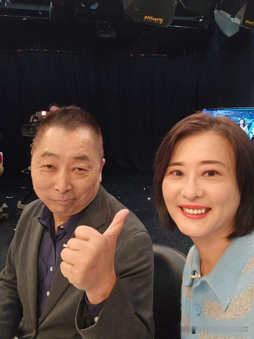 唐湘龙节目外难得一见的样子：严肃认真专注！
台湾省从来不缺名嘴，名嘴之多犹如过江